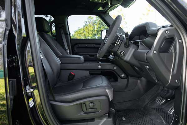 2022 Land Rover Defender 110 P525 V8 L663