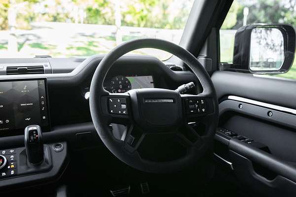 2022 Land Rover Defender 110 P525 V8 L663