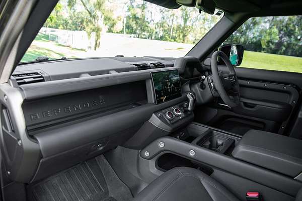 2022 Land Rover Defender 110 P525 V8 L663