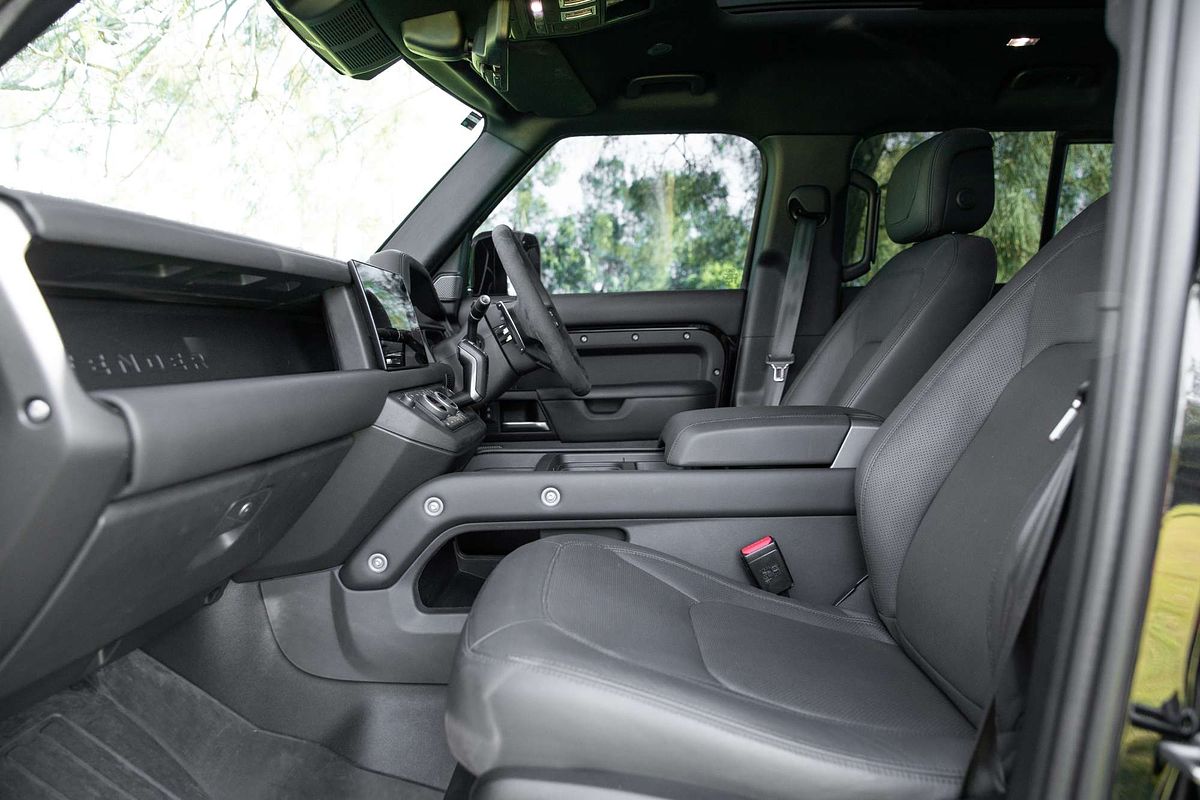 2022 Land Rover Defender 110 P525 V8 L663