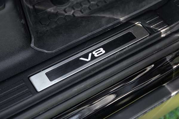 2022 Land Rover Defender 110 P525 V8 L663