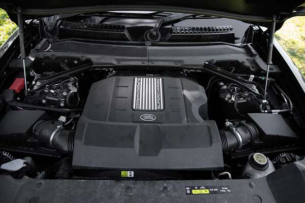 2022 Land Rover Defender 110 P525 V8 L663