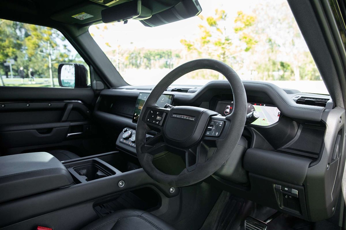 2022 Land Rover Defender 110 P525 V8 L663