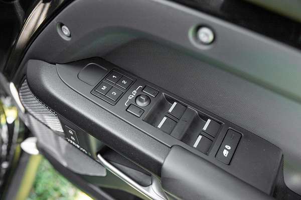 2022 Land Rover Defender 110 P525 V8 L663