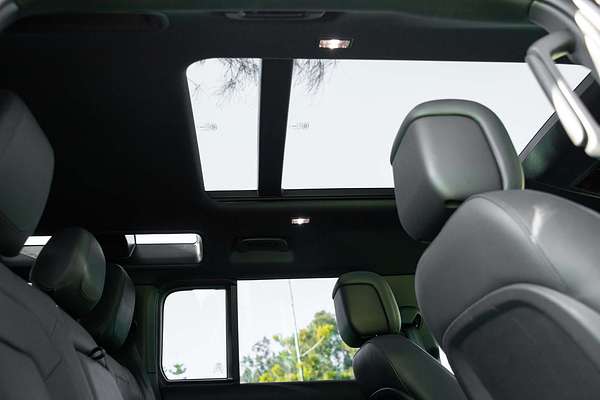 2022 Land Rover Defender 110 P525 V8 L663