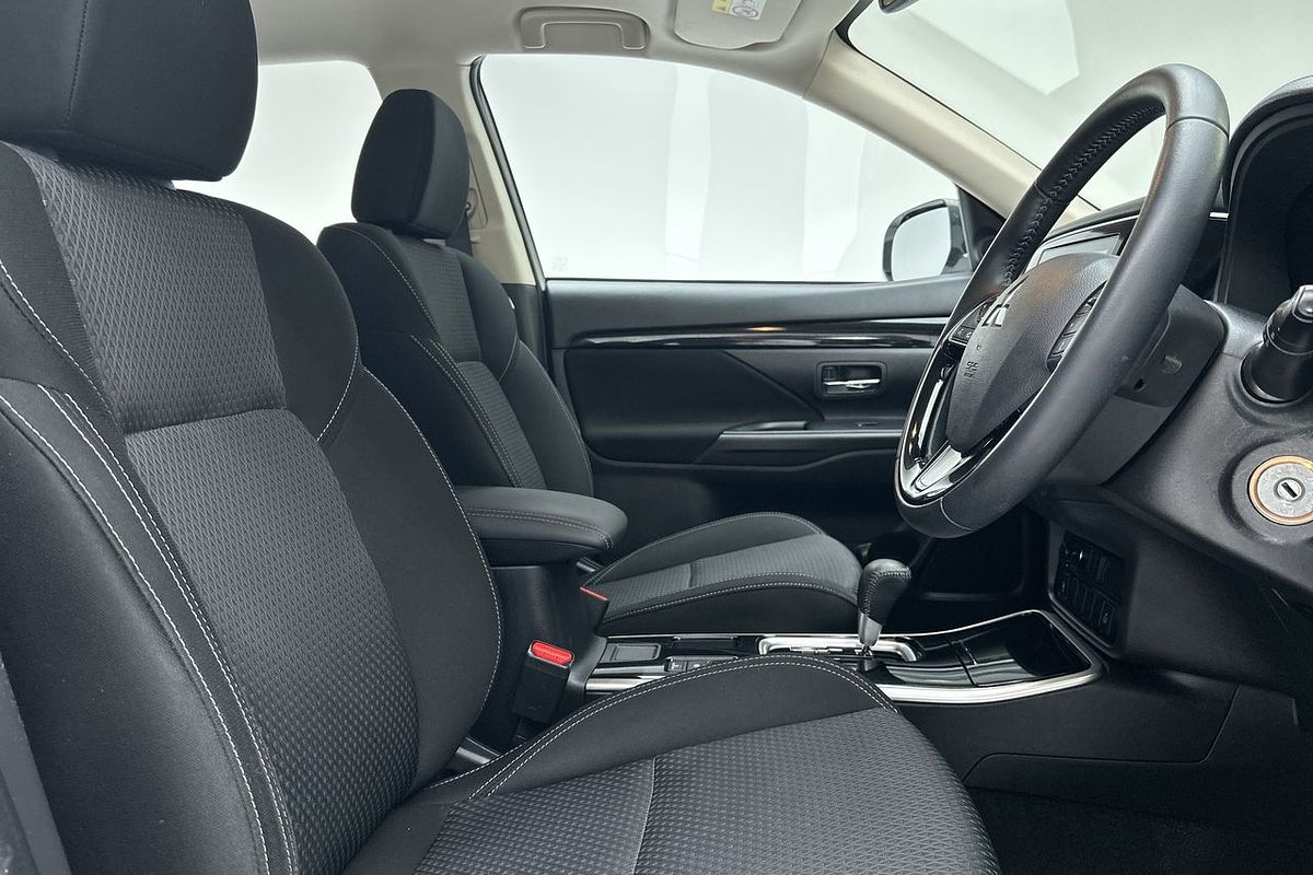 2020 Mitsubishi Outlander ES ZL