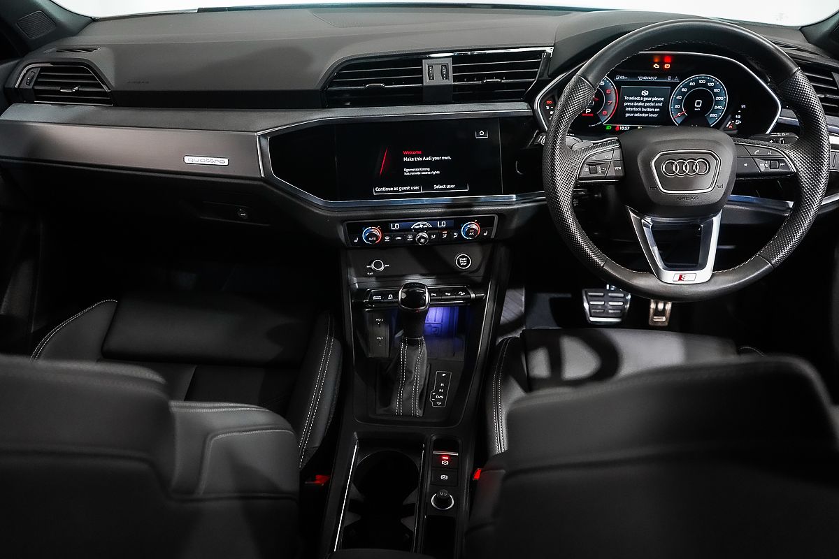 2024 Audi Q3 40 TFSI S line F3