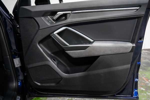 2024 Audi Q3 40 TFSI S line F3