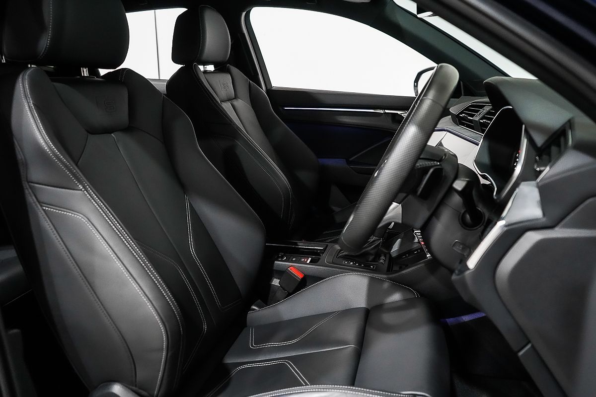 2024 Audi Q3 40 TFSI S line F3