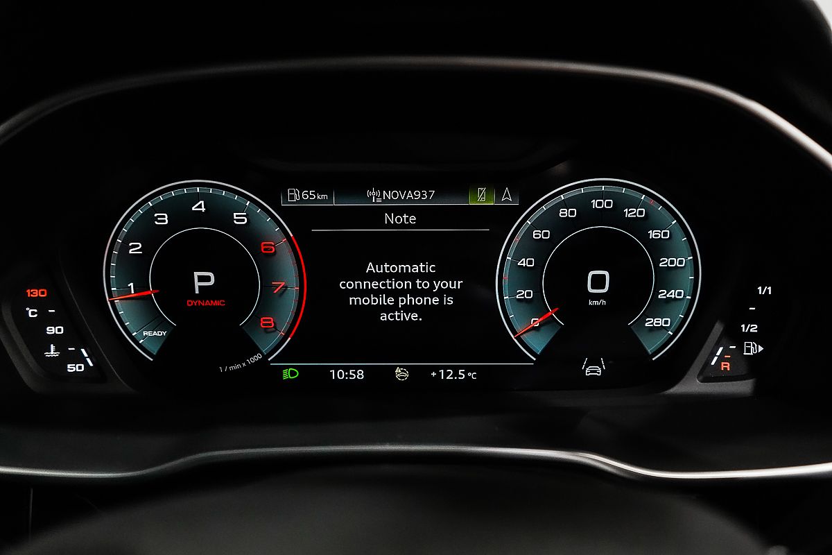 2024 Audi Q3 40 TFSI S line F3