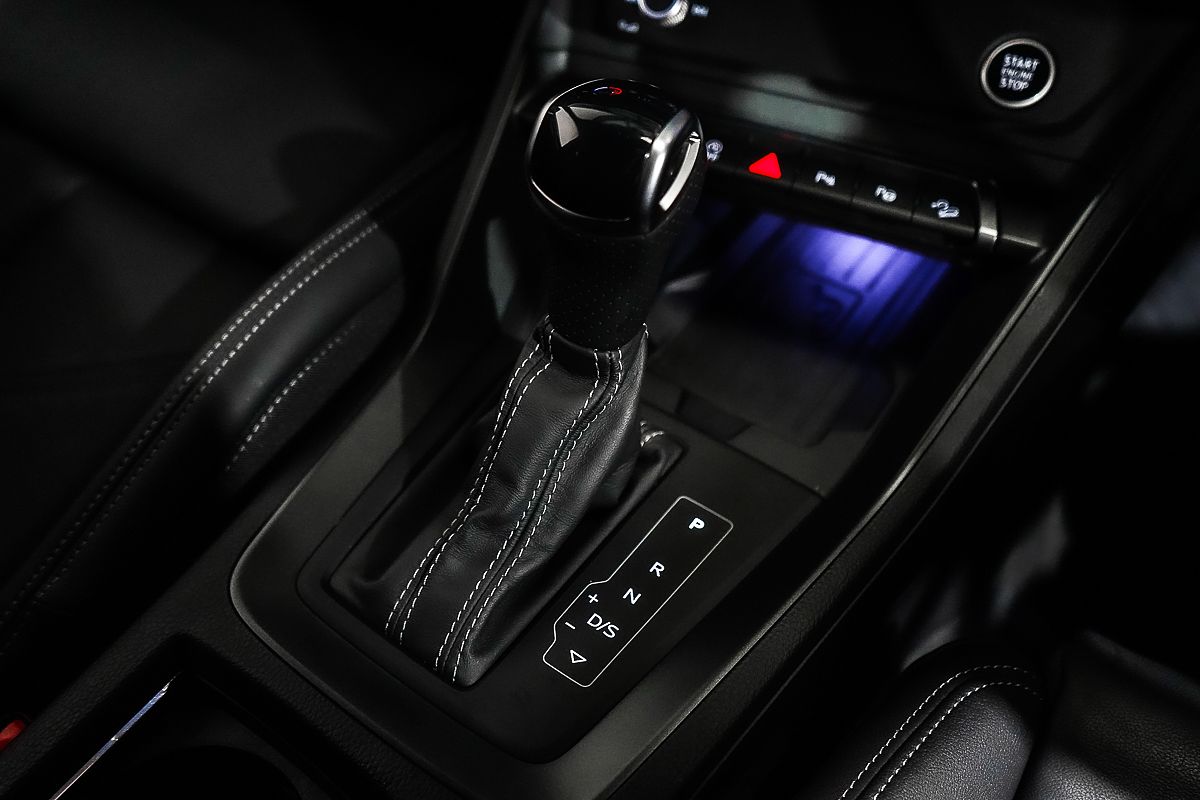 2024 Audi Q3 40 TFSI S line F3