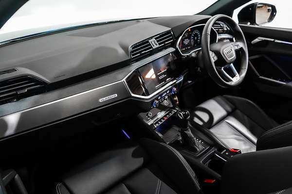 2024 Audi Q3 40 TFSI S line F3