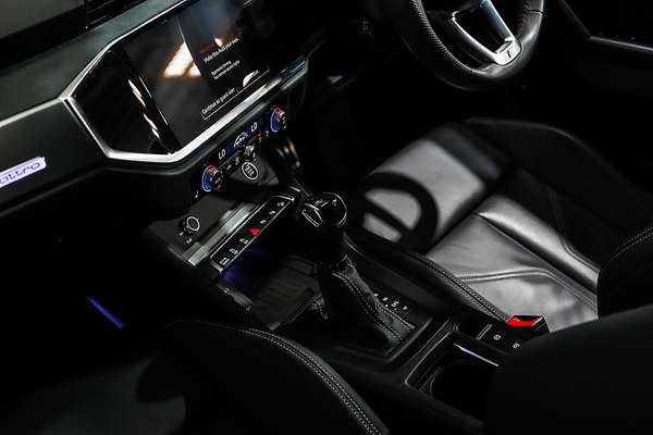 2024 Audi Q3 40 TFSI S line F3