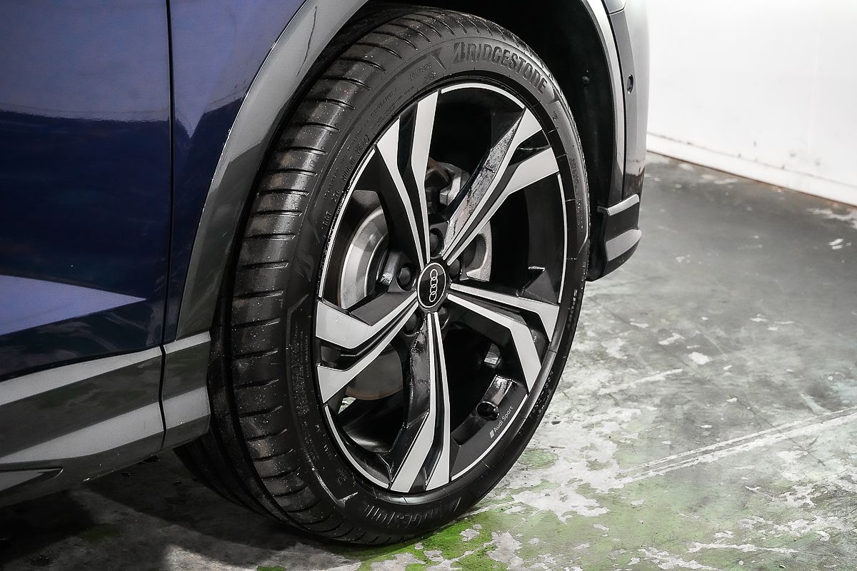 2024 Audi Q3 40 TFSI S line F3