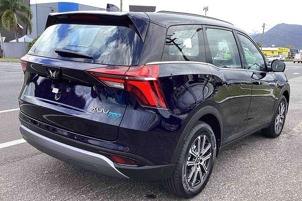 2025 Mahindra XUV700 AX7L