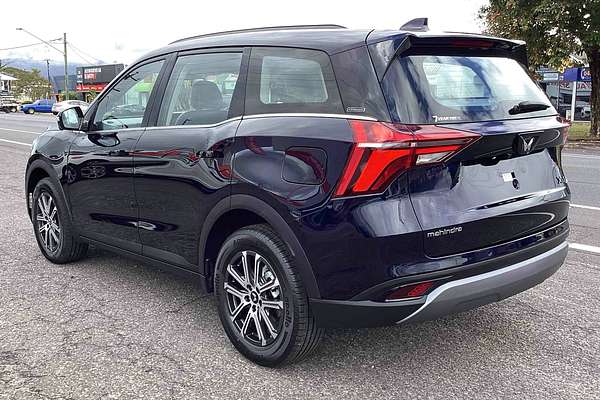 2025 Mahindra XUV700 AX7L