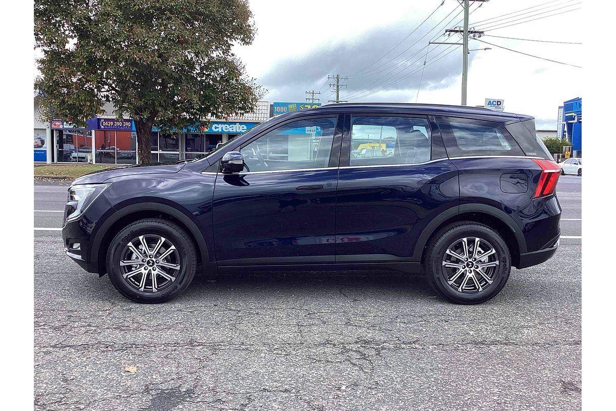 2025 Mahindra XUV700 AX7L