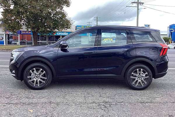 2025 Mahindra XUV700 AX7L