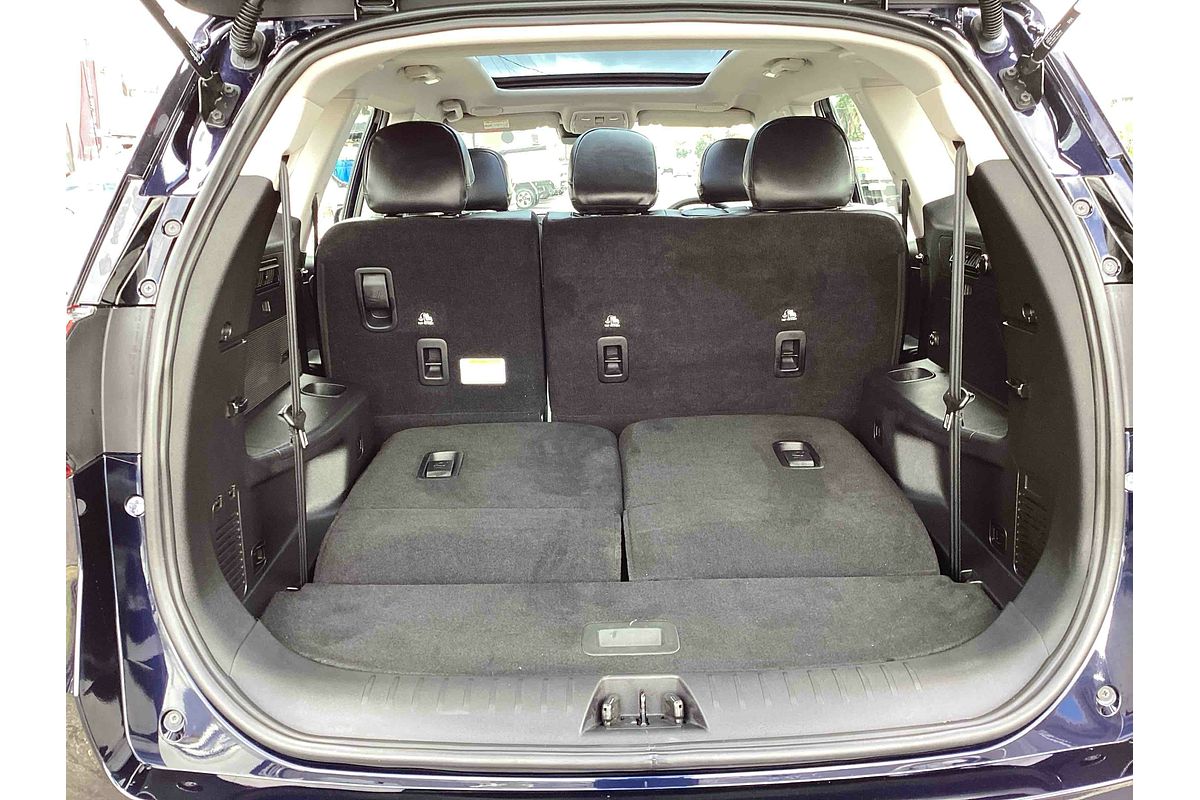 2025 Mahindra XUV700 AX7L