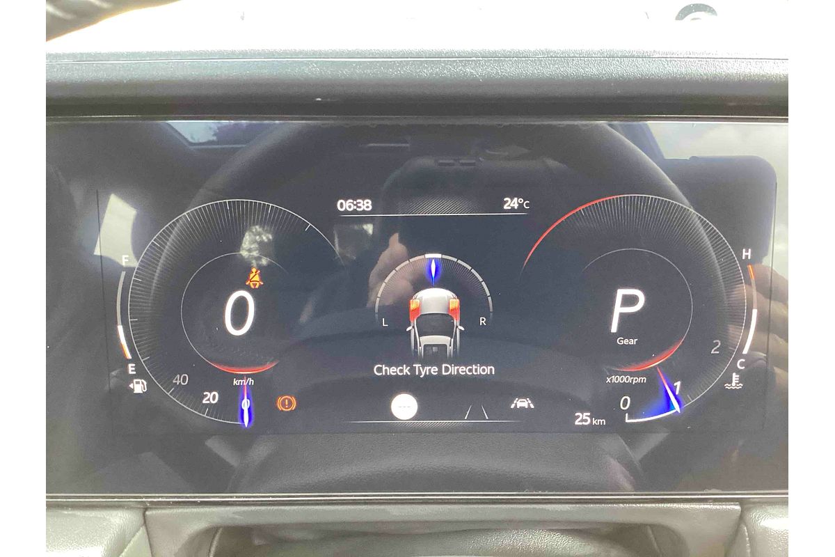2025 Mahindra XUV700 AX7L