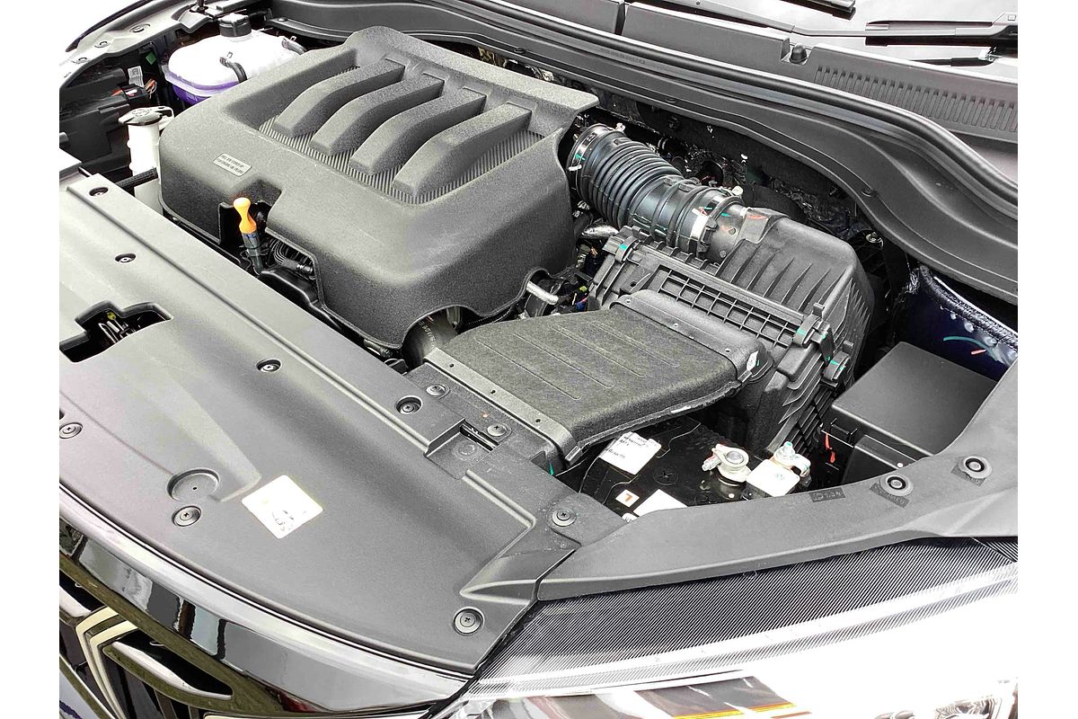 2025 Mahindra XUV700 AX7L