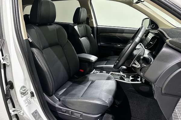 2020 Mitsubishi Outlander Exceed ZL