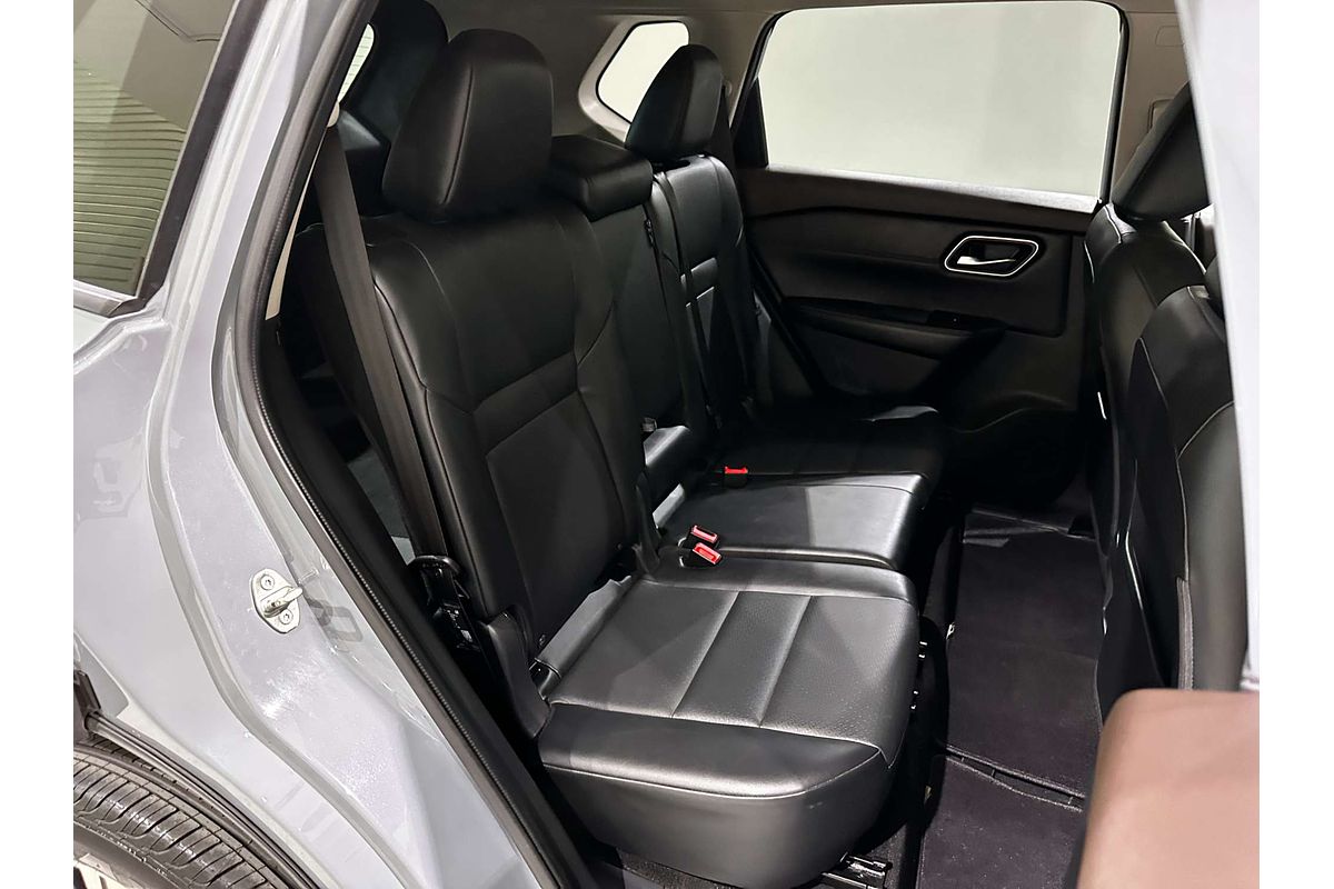 2022 Nissan X-TRAIL ST-L T33