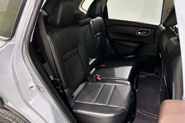 2022 Nissan X-TRAIL ST-L T33