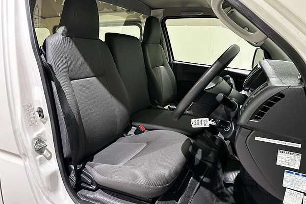 2022 Toyota Hiace GDH201V