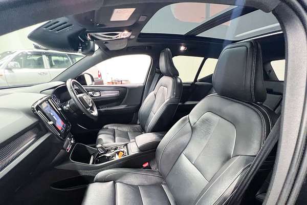 2020 Volvo XC40 T5 R-Design