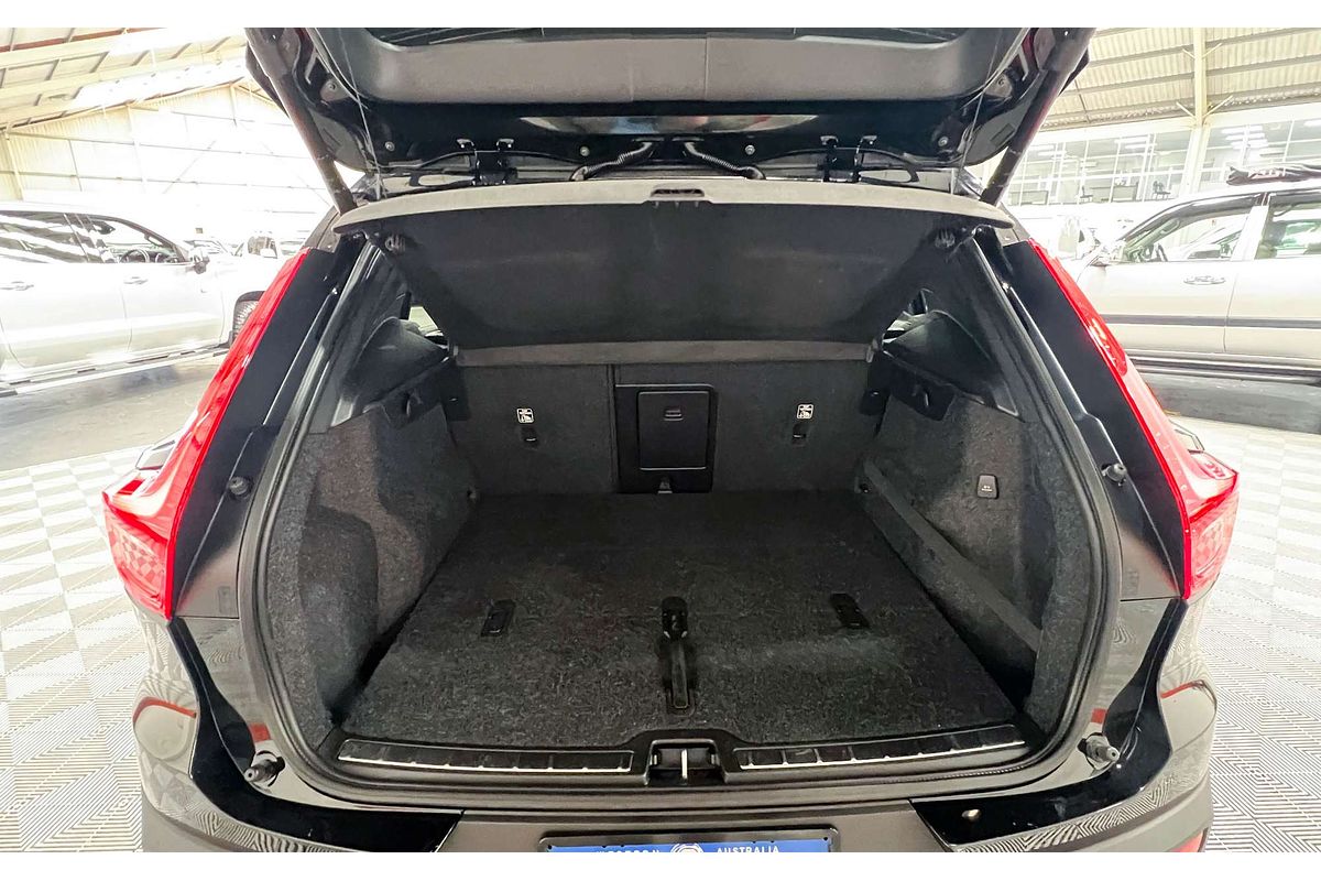 2020 Volvo XC40 T5 R-Design