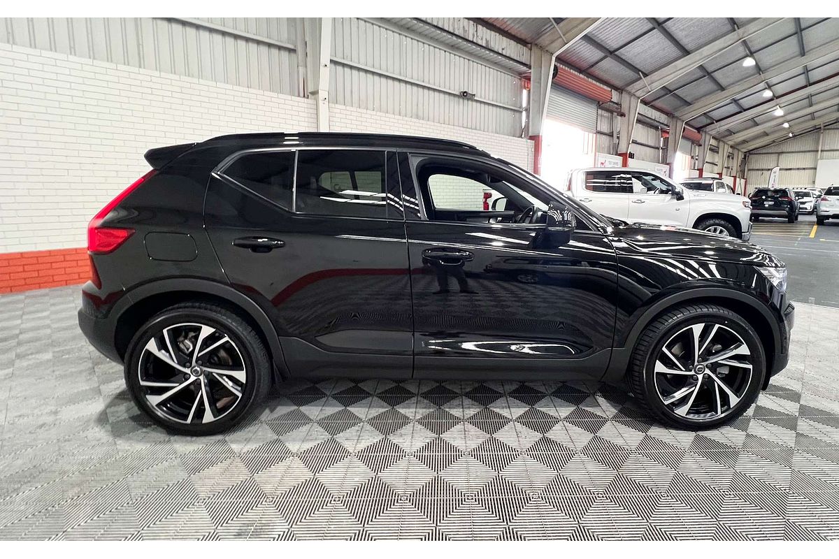 2020 Volvo XC40 T5 R-Design