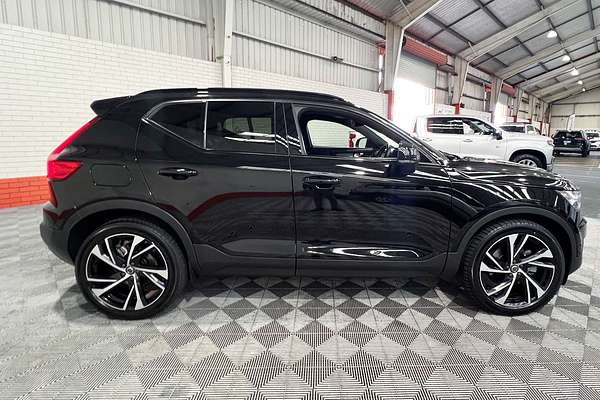 2020 Volvo XC40 T5 R-Design