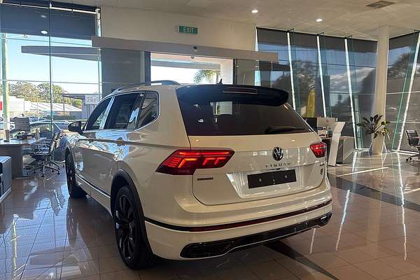 2024 Volkswagen Tiguan Wolfsburg Edition Allspace 5N