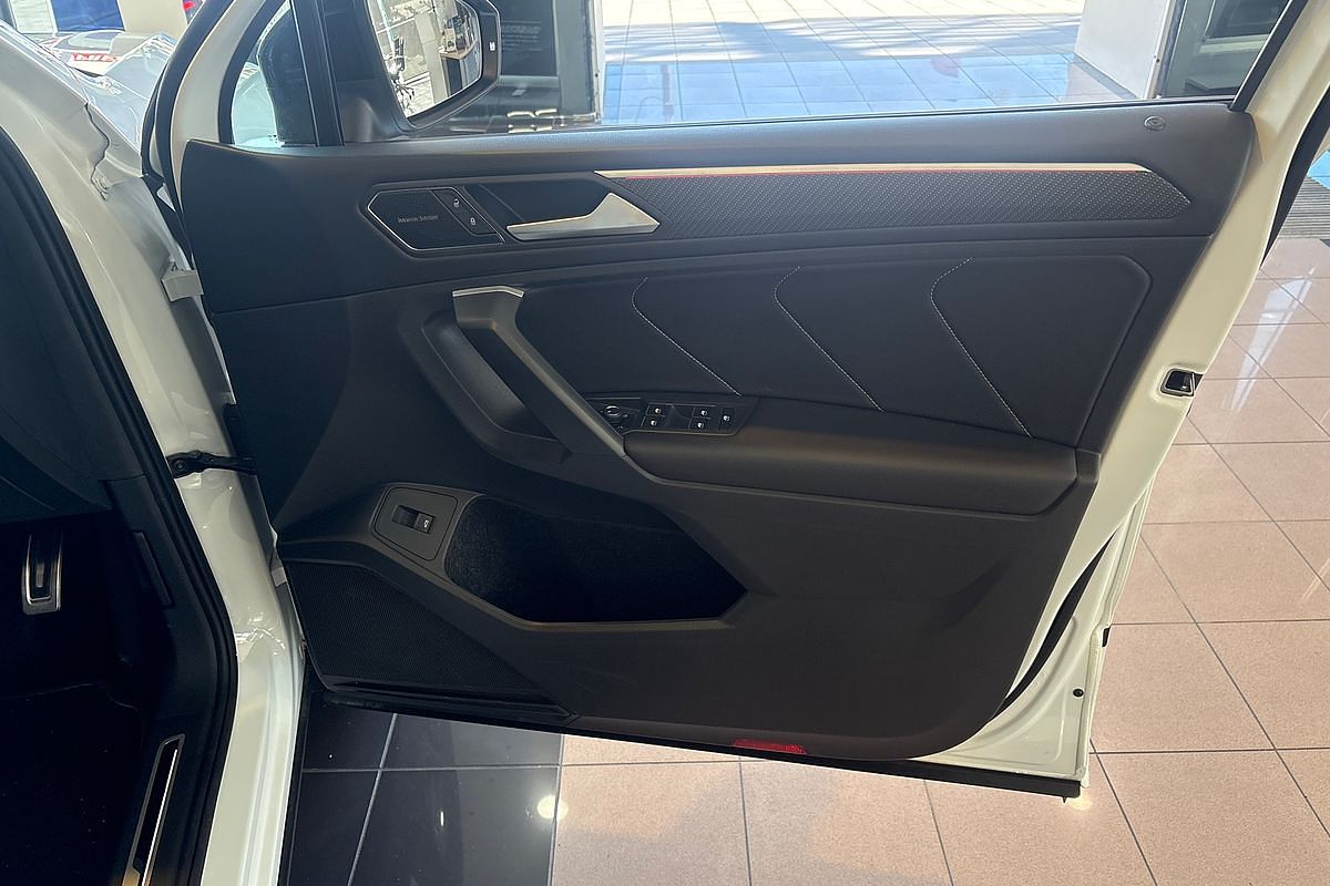 2024 Volkswagen Tiguan Wolfsburg Edition Allspace 5N