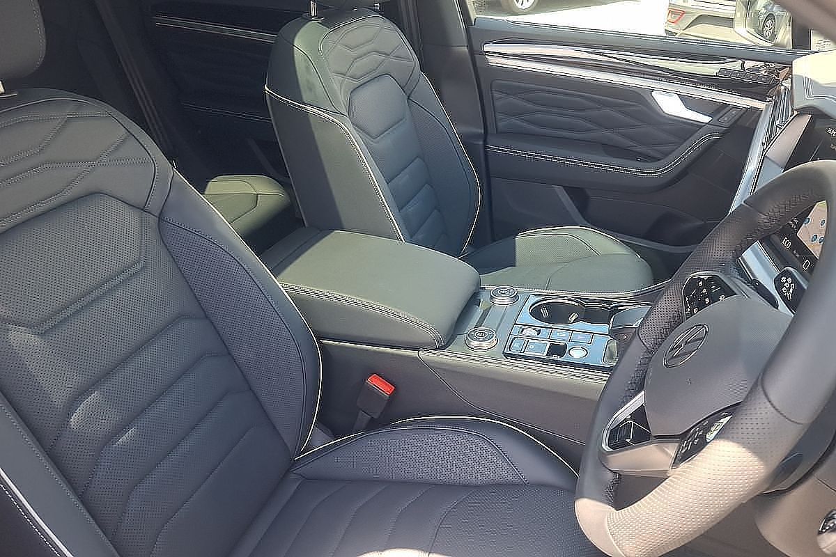 2024 Volkswagen Touareg 210TDI R-Line RC