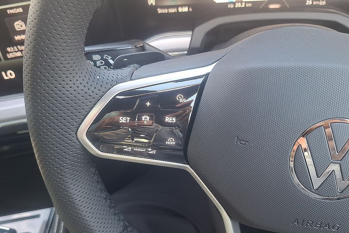 2024 Volkswagen Touareg 210TDI R-Line RC