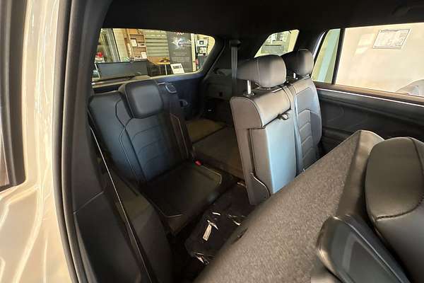 2024 Volkswagen Tiguan Wolfsburg Edition Allspace 5N