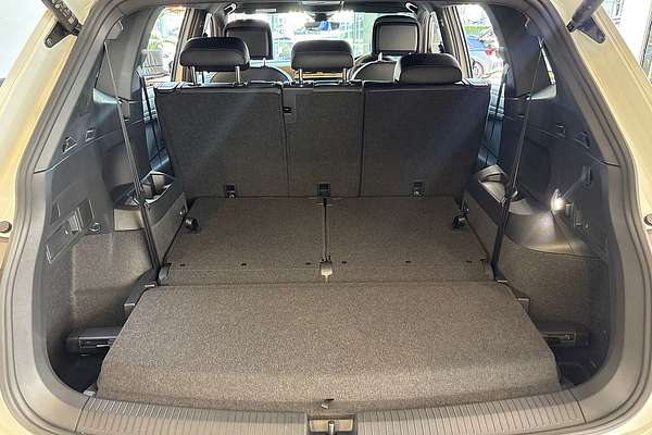 2024 Volkswagen Tiguan Wolfsburg Edition Allspace 5N
