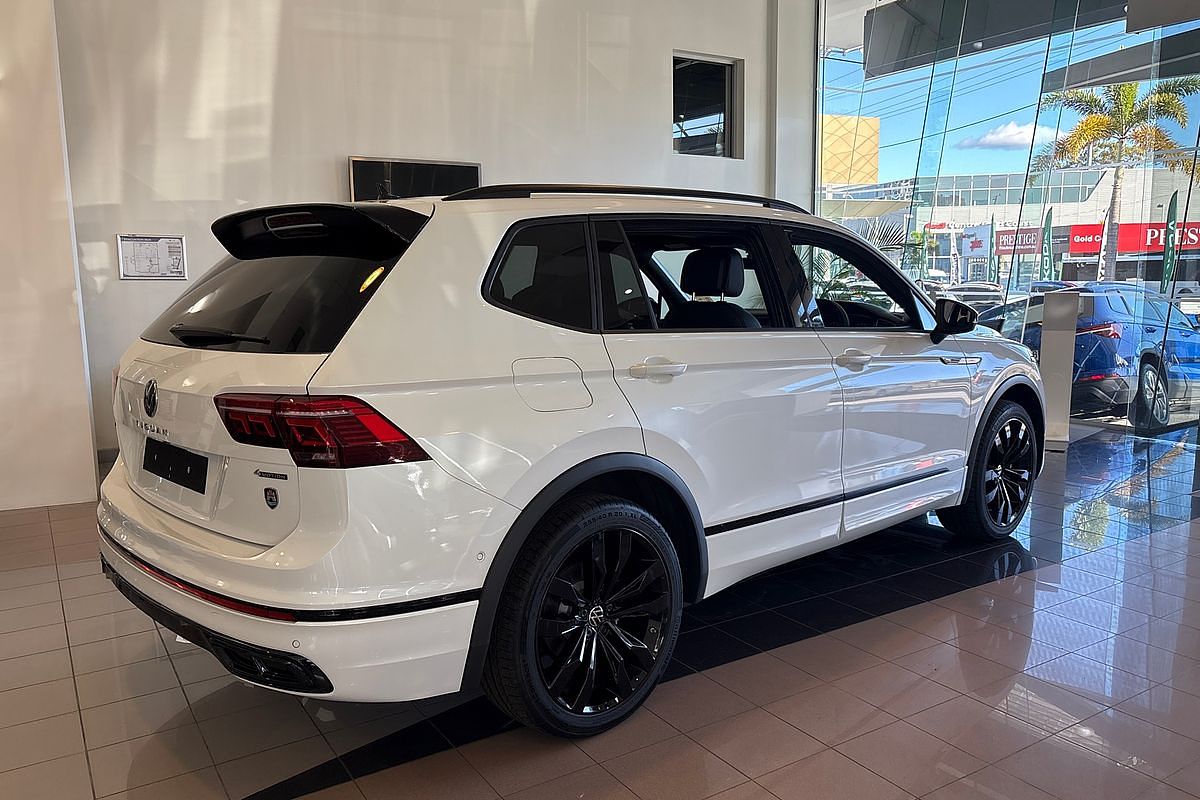2024 Volkswagen Tiguan Wolfsburg Edition Allspace 5N