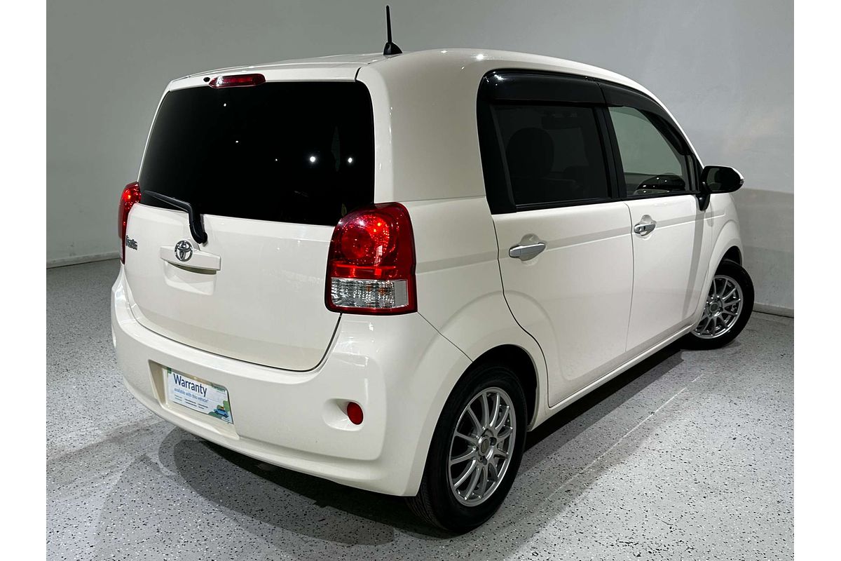 2015 Toyota Porte (No Badge) NSP141