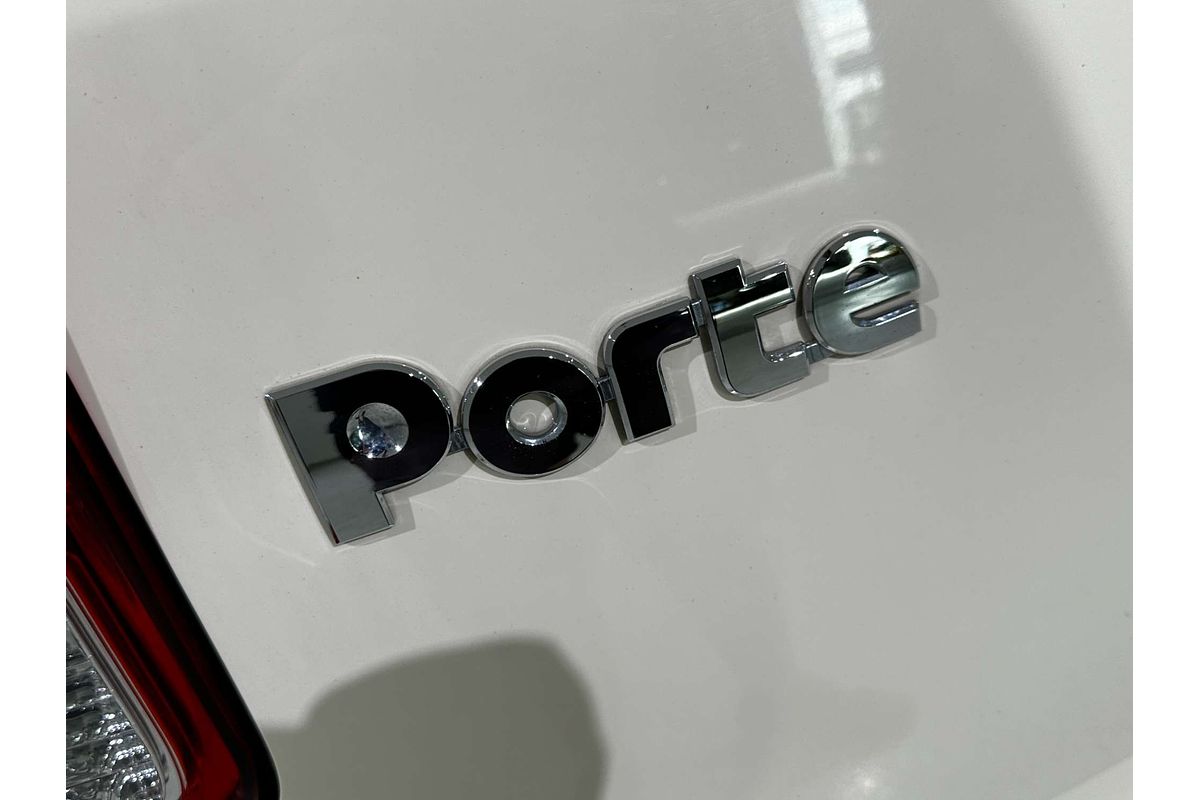 2015 Toyota Porte (No Badge) NSP141