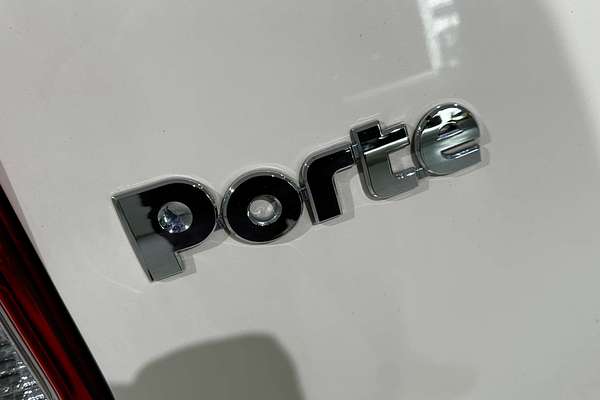 2015 Toyota Porte (No Badge) NSP141