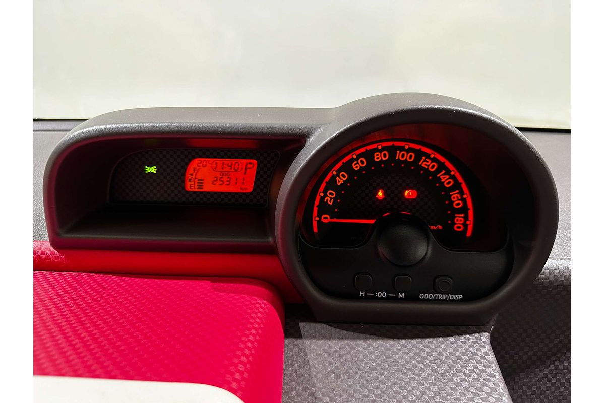 2015 Toyota Porte (No Badge) NSP141