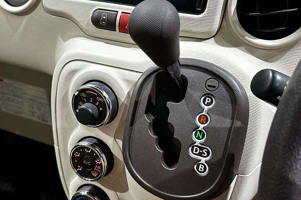 2015 Toyota Porte (No Badge) NSP141