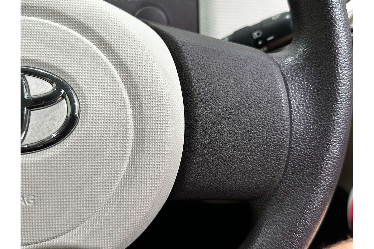 2015 Toyota Porte (No Badge) NSP141