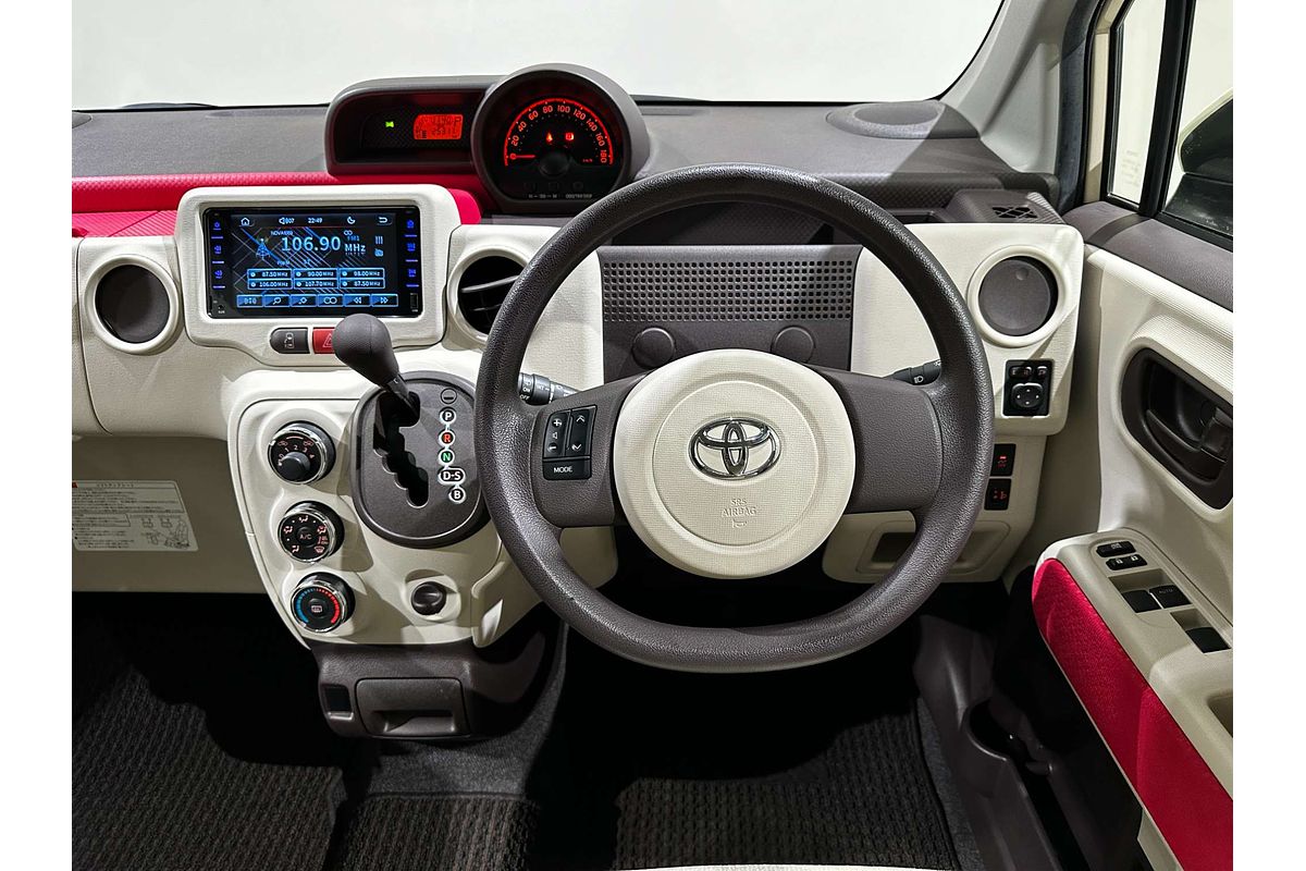 2015 Toyota Porte (No Badge) NSP141