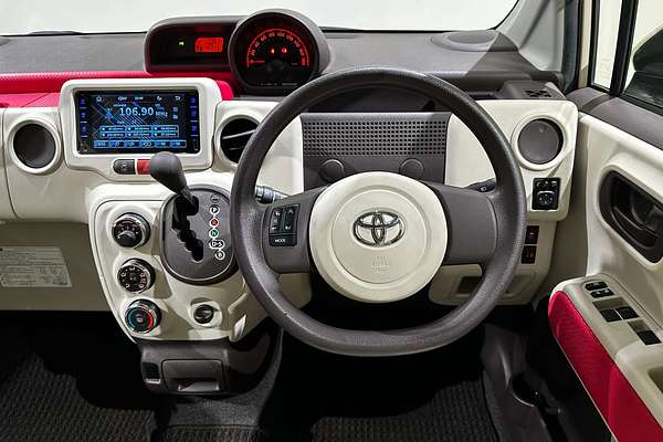 2015 Toyota Porte (No Badge) NSP141