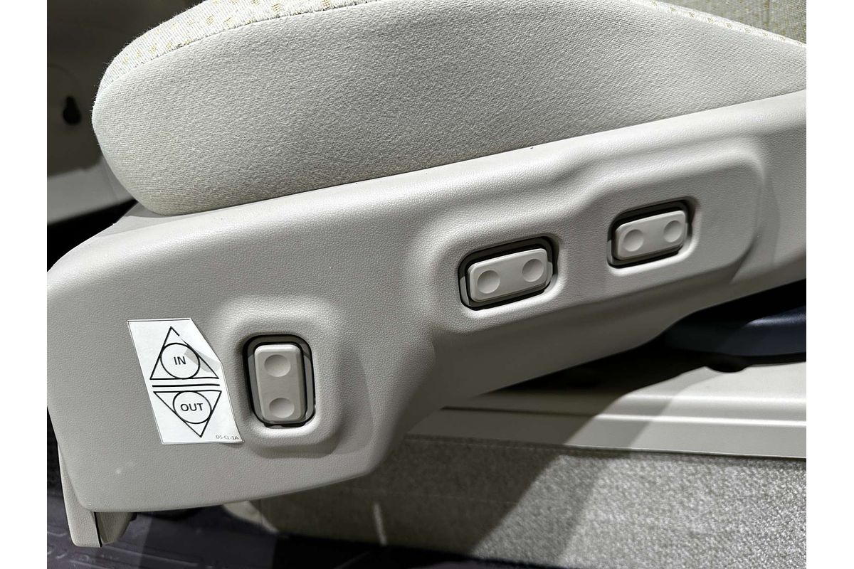 2015 Toyota Porte (No Badge) NSP141