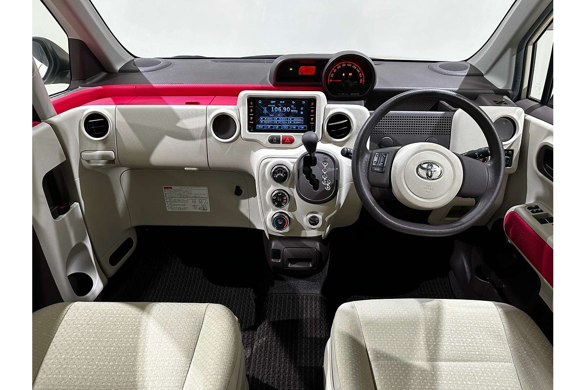 2015 Toyota Porte (No Badge) NSP141
